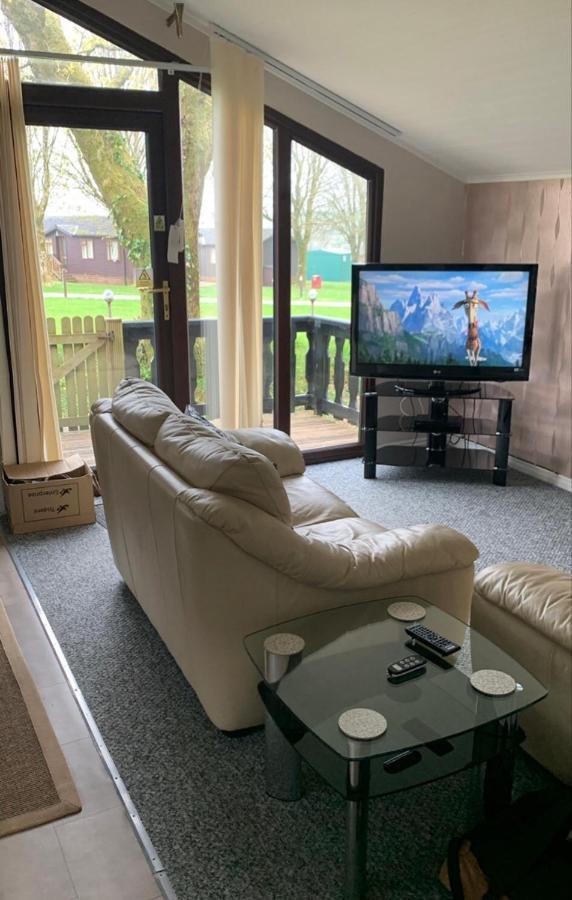Peregrine Lodge - Idillic Cornwall Retreat リスカード エクステリア 写真
