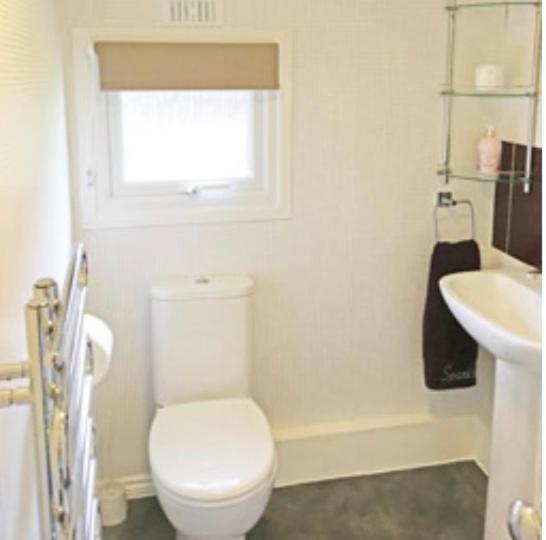 Peregrine Lodge - Idillic Cornwall Retreat リスカード エクステリア 写真
