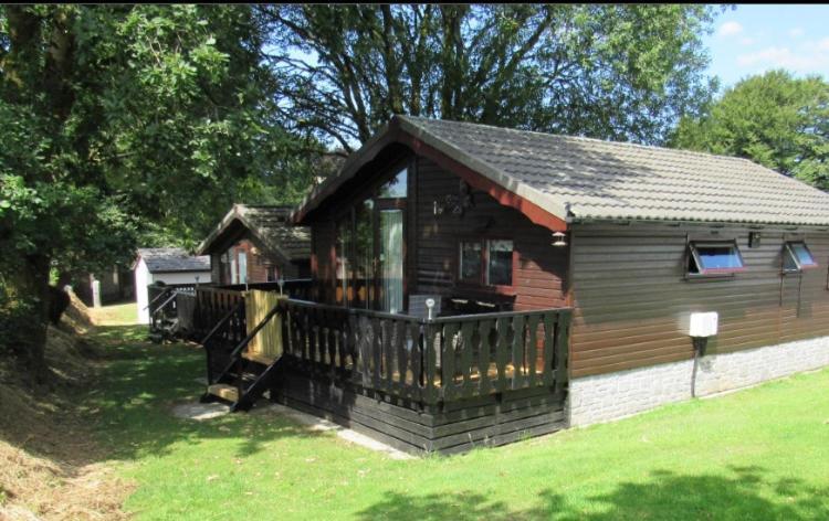 Peregrine Lodge - Idillic Cornwall Retreat リスカード エクステリア 写真